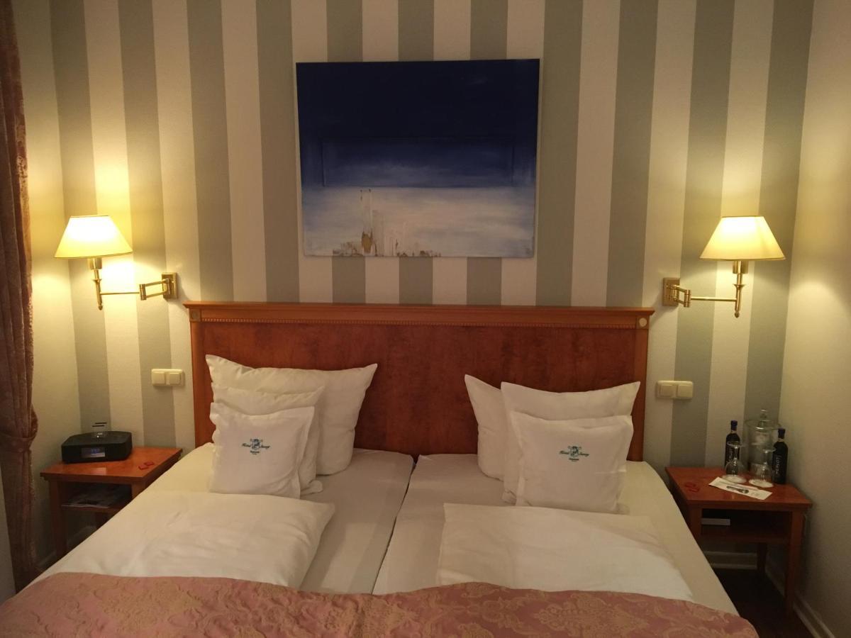 Hotel Budget By Savoy 3*